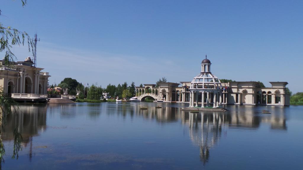 Hotel Venecia Palace Міхаловіце Екстер'єр фото